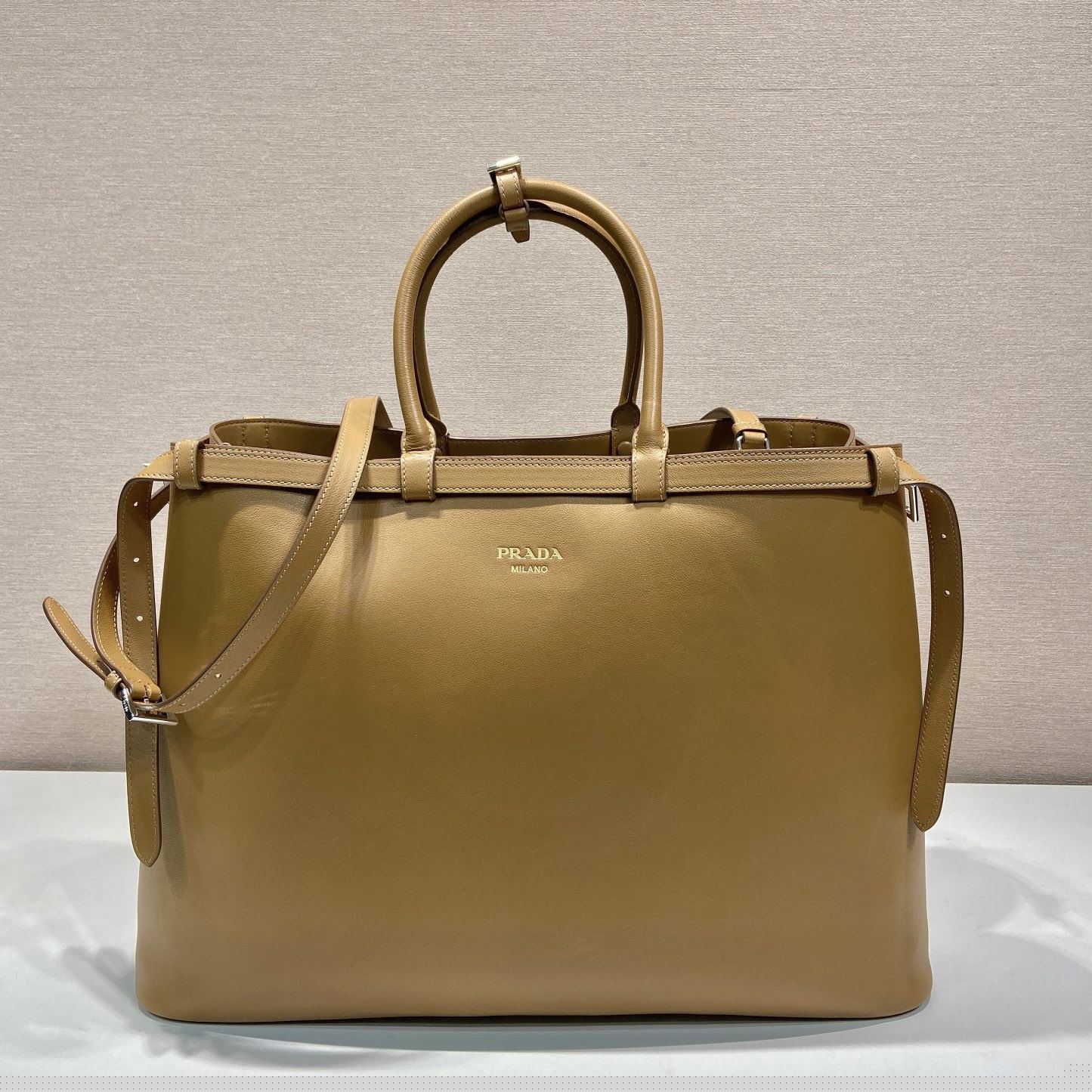 Pra*a top handle bags